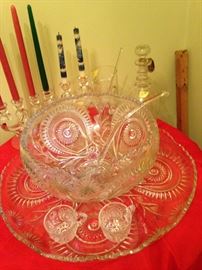 Circa 1960 punch bowl set with 12 cups and ladle. Entertain in style. Great for large functions. Original box included