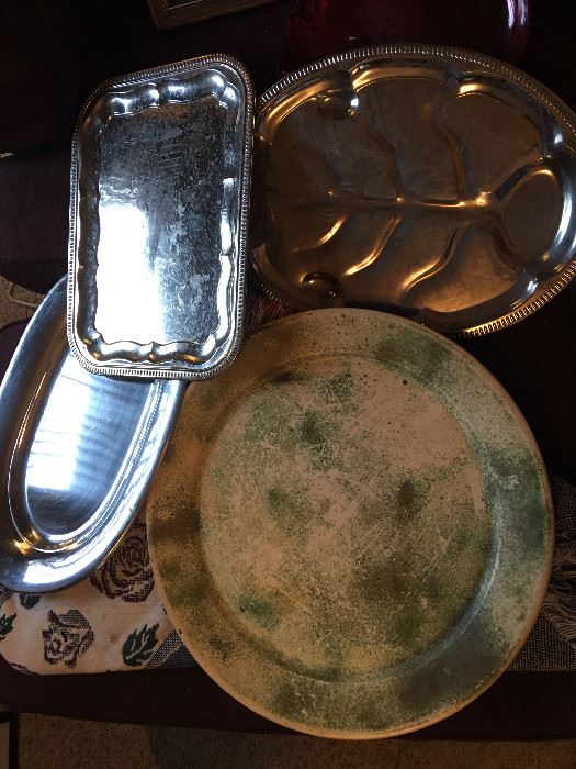 Many serving platters/pans