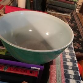 Pyrex Bowl (many other Baking Bowls, Etc)