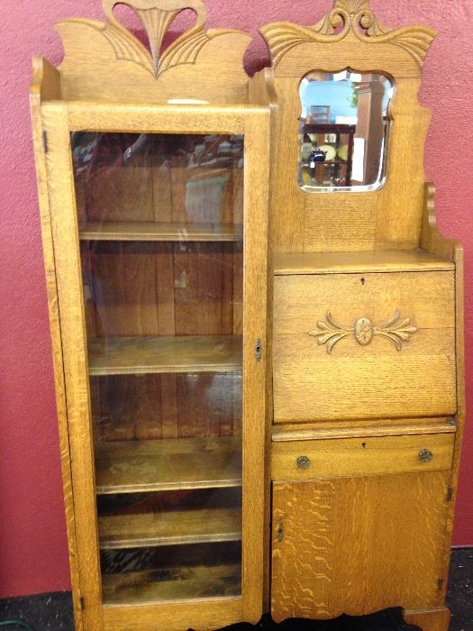 Stunning Oak Secretary with shelves and key. Perfect condition.