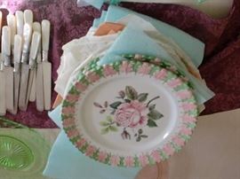 12 DESSERT PLATES HAND PAINTED ITALY AND PEARL HANDLED KNIVES