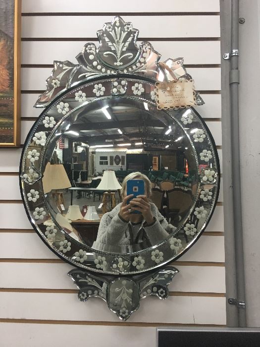 Venetian hand-cut mirror