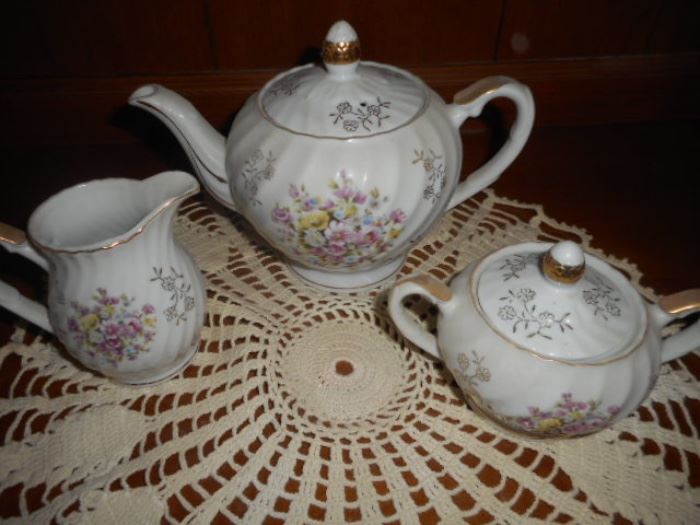 Japaneses hand painted tea set 