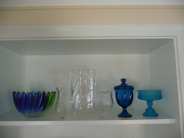 BLUE GLASS/CLEAR GLASS DECORATIVE ITEMS