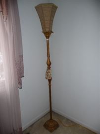 FLOOR LAMP