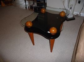 GLASS TOP/ WOOD LEGS SIDE TABLE