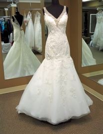 Private Collection House of Wu Lace Mermaid Wedding Gown w/Beaded Neckline, Ivory, Size 8