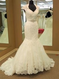 Maggie Sottero Fit n Flare With Key Hole Back, Color Ivory, Size 8