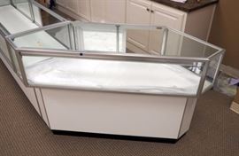 Octagonal Lighted Glass Retail Case