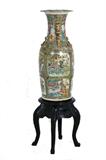 319. CHINESE FAMILLE ROSE PORCELAIN TEMPLE VASE