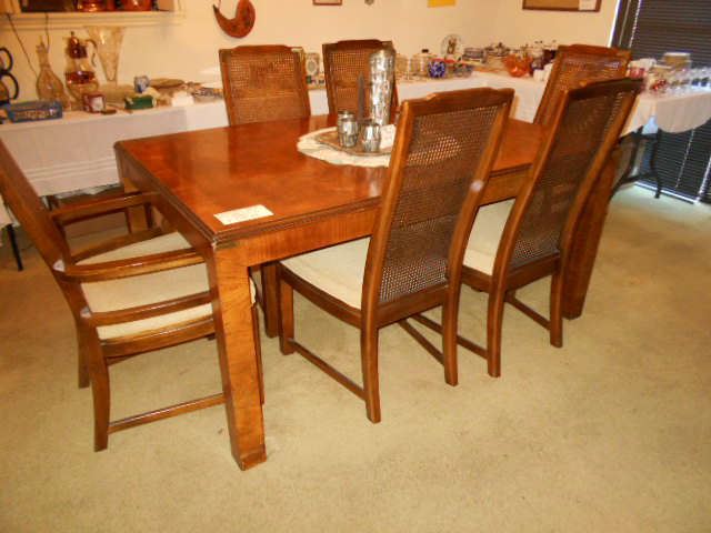 Great looking dining room set