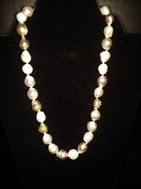Baroque pearl necklace