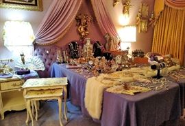 Boudoir furniture and accessories 