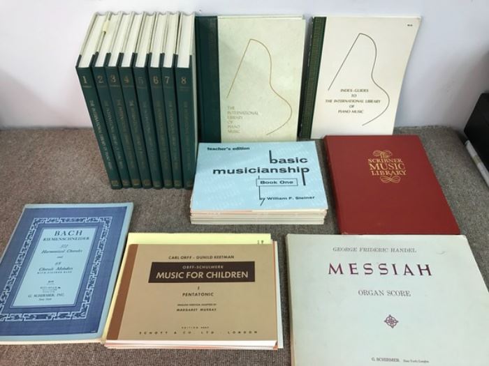 Musical books in excellent condition.