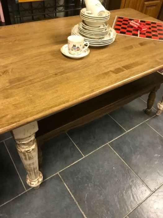 Solid country table for your Holiday entertaining!