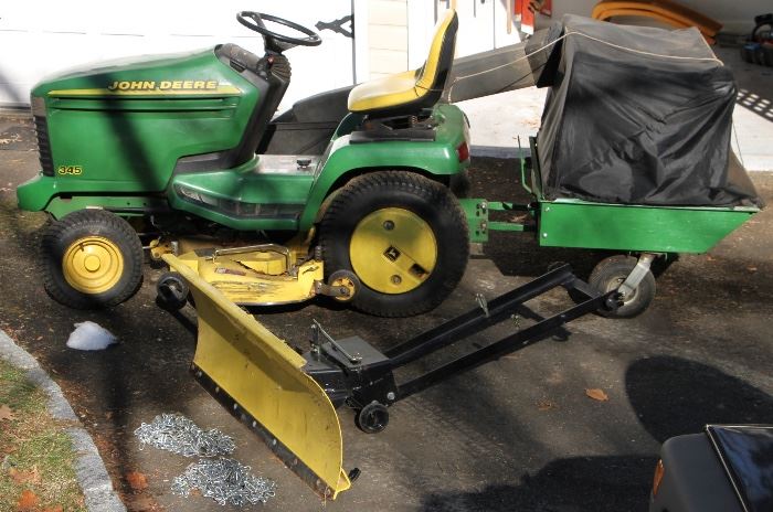 John Deere 345 Riding lawn tractor/mower with snow plow & accessories