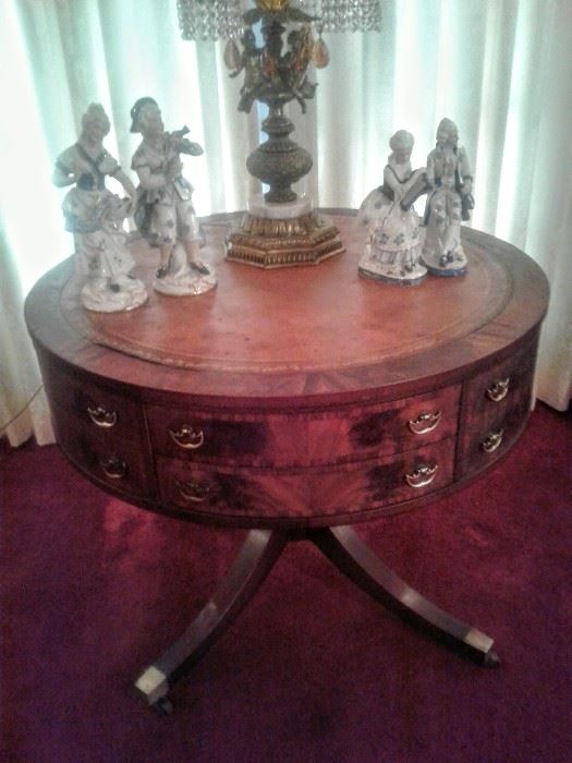 Beautiful classic antique over-sized "Flaming Mahogany" Drum Lamp Table with leather top. 