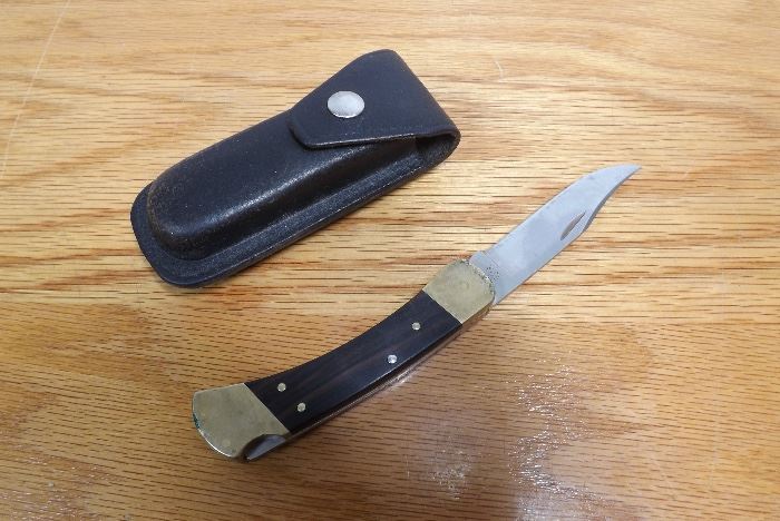 Vintage Buck 110 Pocket Knife with Leather Case
