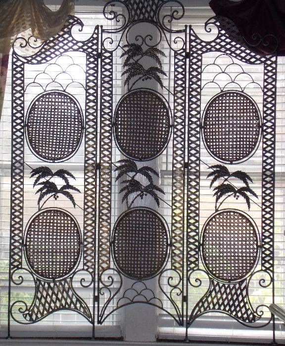 Metal decorative screen