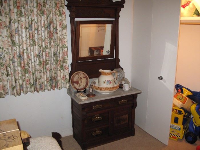 Victorian marble top wash stand with mirror