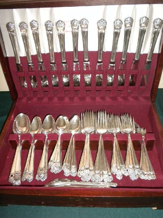 1847 Roger Bros "Eternally Yours" Silverplate Flatware (24 Place Settings and 2 Sets of Serving Pieces)