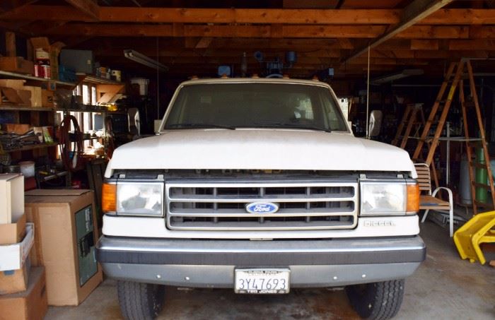 1990 Ford F(450?) XL mobile diesel repair truck. 54,000 miles on odometer showing, has winch and compressor along with box. please see description page for more info. truck can be seen before sale by appt and only truck. no presale or other looking please.