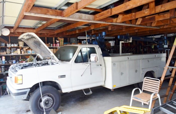 1990 Ford F(450?) XL mobile diesel repair truck. 54,000 miles on odometer showing, has winch and compressor along with box. please see description page for more info. truck can be seen before sale by appt and only truck. no presale or other looking please.