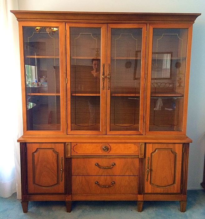 Vintage Stanley China Cabinet, Excellent Condition