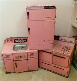 Vintage Pink Tin Kitchen Childs Set (Fridge/Sink/Stove)