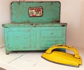 Vintage Little Orphan Annie Stove, Vintage Toy Iron