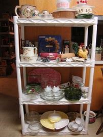 Kitchenware, still sorting