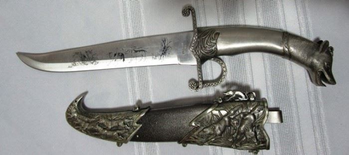 Wolf pattern dagger