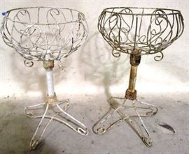 Pair wire planters