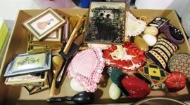 Box lots of small frames and misc