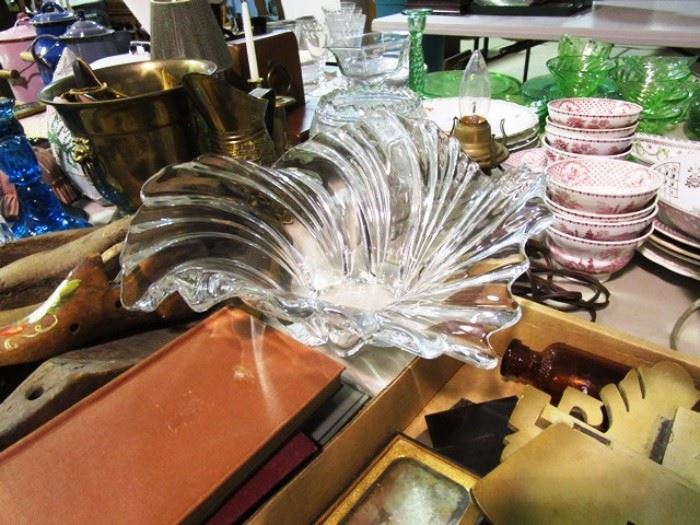 Decorative glass art bowl