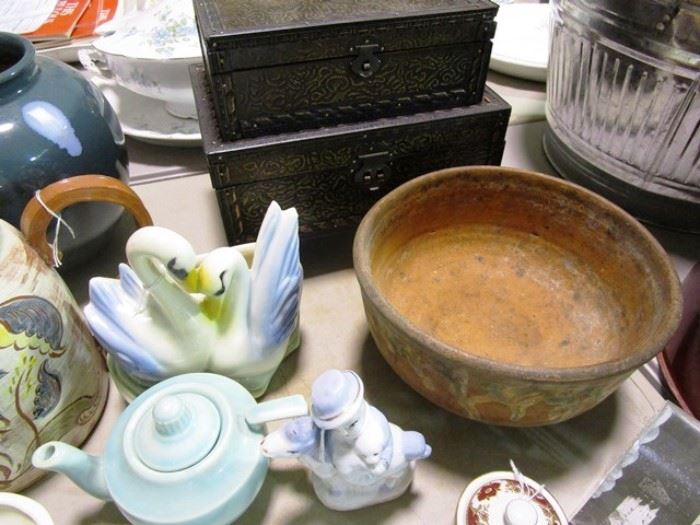 Swans, storage boxes, Antique bowl