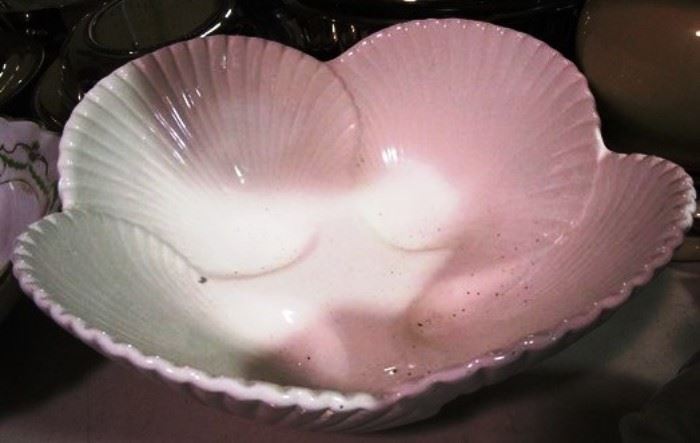 Nautical shell shaped bowl