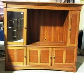 Entertainment center