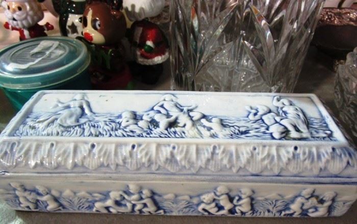 blue / white box - relief