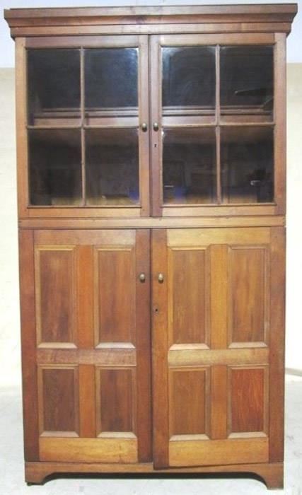 1800s Shenandoah Valley linen cupboard