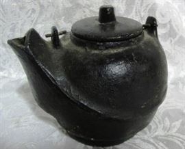 Early child's iron kettle
