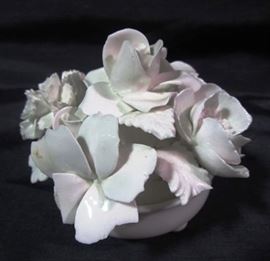 Staffordshire white flowers