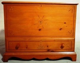 New England blanket chest w/ drawer