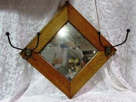 Hat rack with mirror