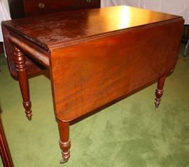 Antique Mahogany Dropleaf Table