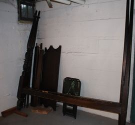 Antique 4 Poster Bed 