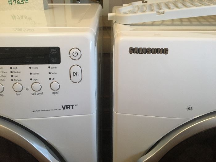 Detail of the Samsung washer and dryer