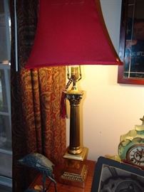Brass columnar lamp