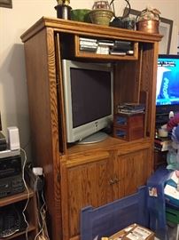 Tv/entertainment cabinet 