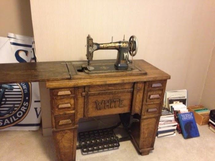 White Sewing machine and cabinet